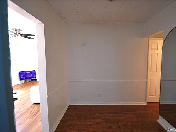 3rd image of 10 Stokes Road #2A