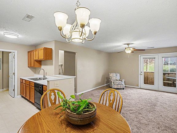 2nd image of 1065 Wellington Dr Unit 1