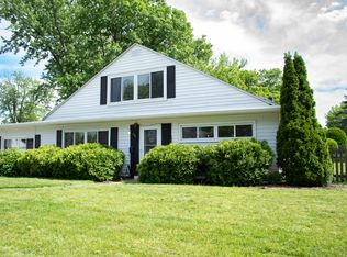 930 Gardner Rd, Dayton, OH 45429
