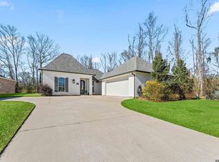 22244 Fairway View Dr, Zachary, LA 70791