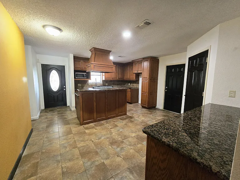 2215 Gontier Dr — Photo 4