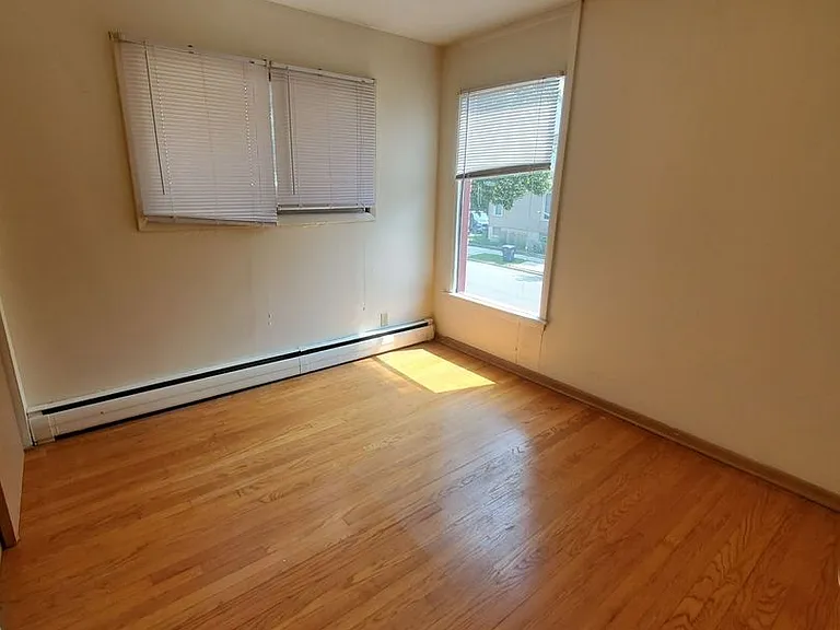 1851 N Oakland Ave (18 Unit) — Photo 7