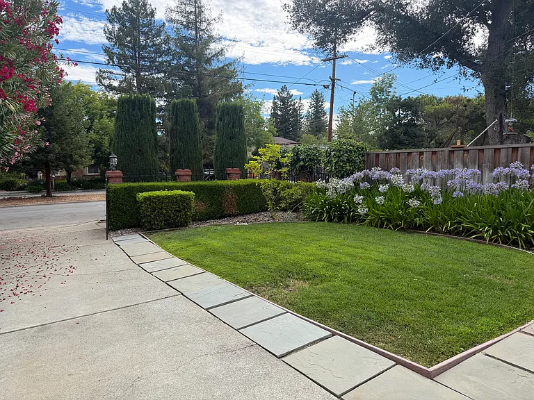 360 Rutherford Ave — Photo 14