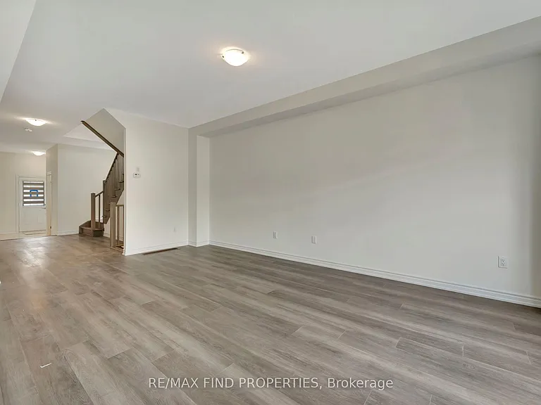21 Dennis Ave — Photo 9