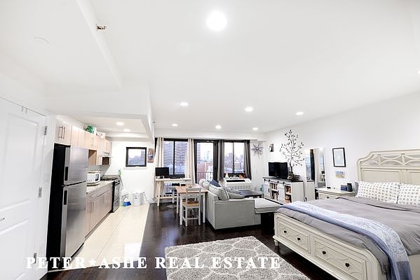 1st image of 203 E 121st St APT 903