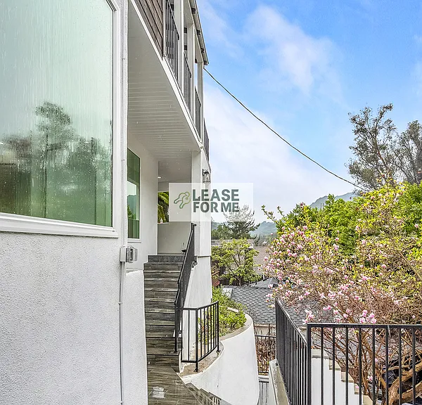 9848 Portola Dr — Photo 34