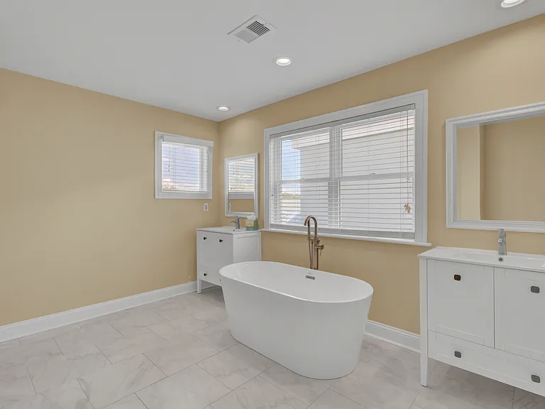 133 Grand Pavilion Blvd — Photo 12