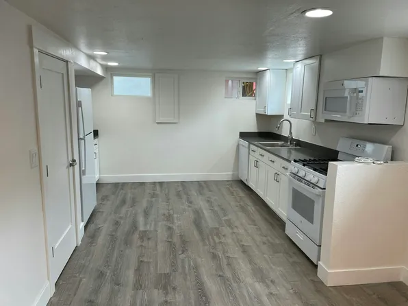 15914 84th Ave NE #C, Kenmore, WA 98028