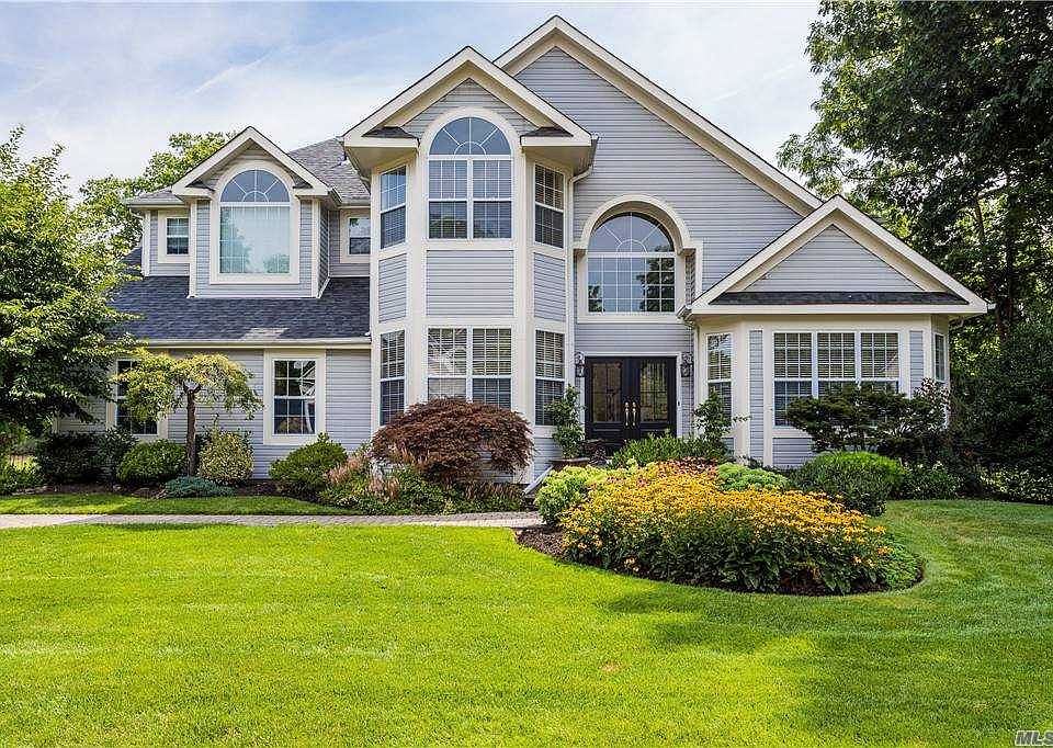 1st image of 19 Carlyle Dr