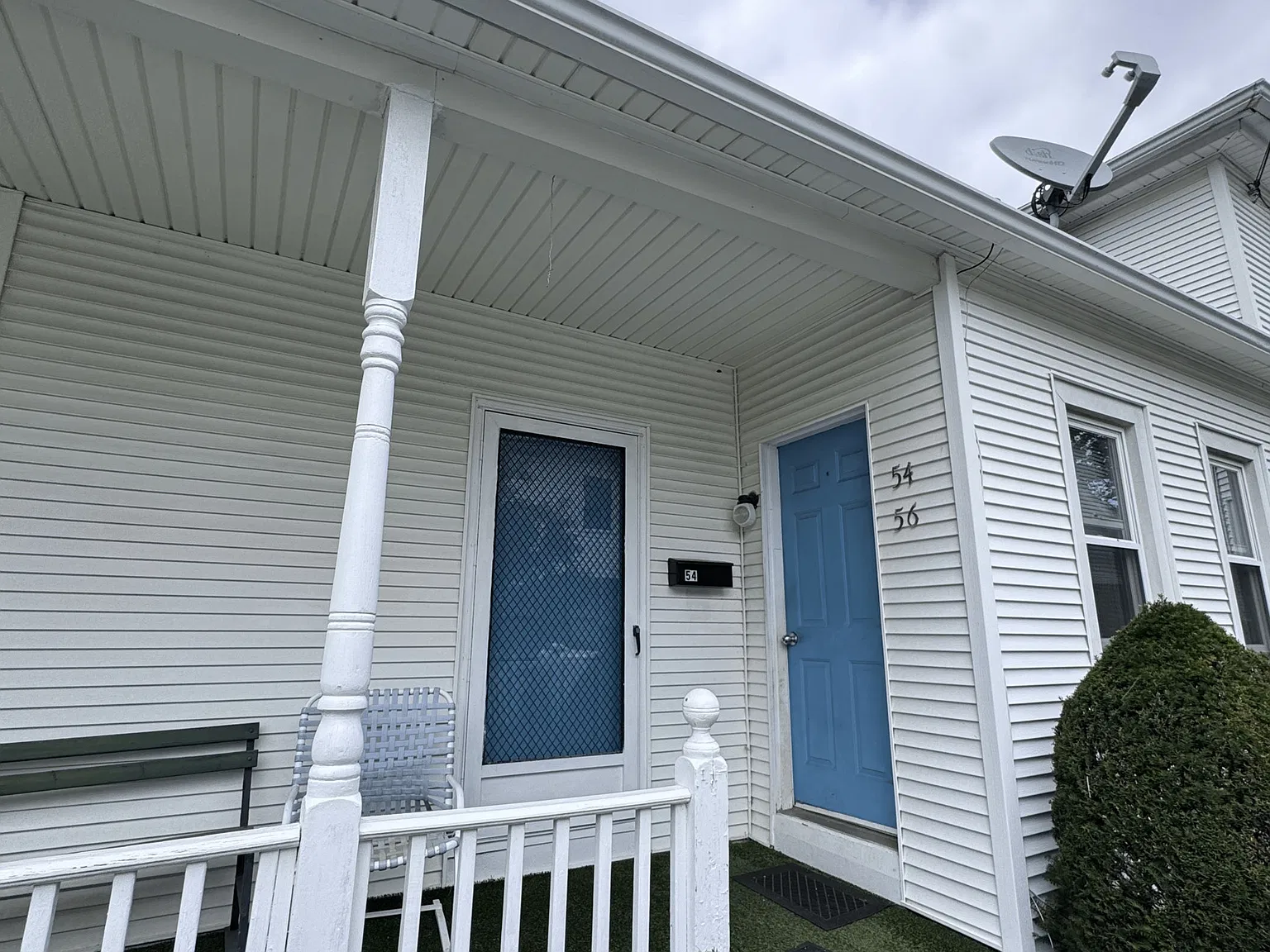 2 bed, 1.0 bath, 2858 sqft, $1,250 — Photo 2