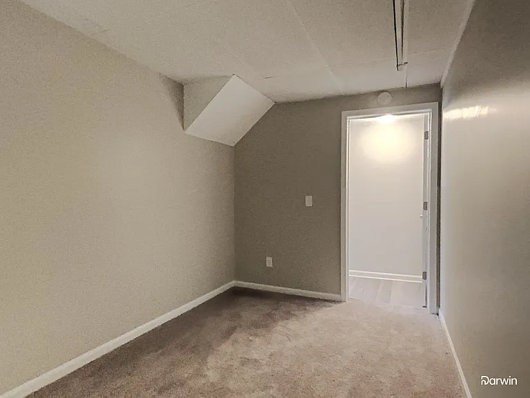 2600 Poplar Ln — Photo 8