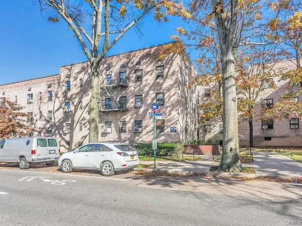 78-11 Main Street #3F, Kew Gardens, NY 11367