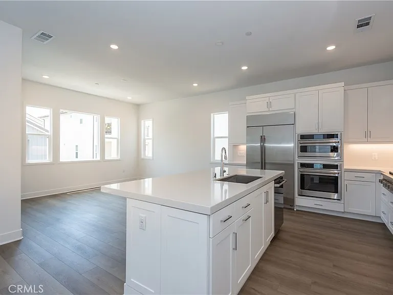 136 Seep — Photo 15