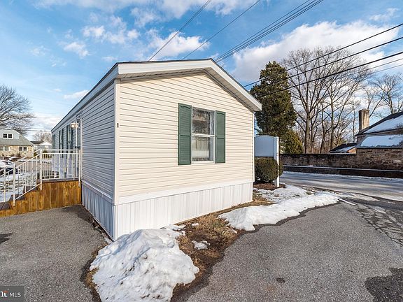 3rd image of 1 Nichols Cir