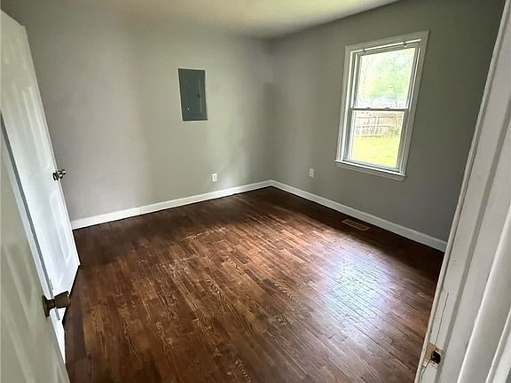 5th image of 5124 Palmetto Ln