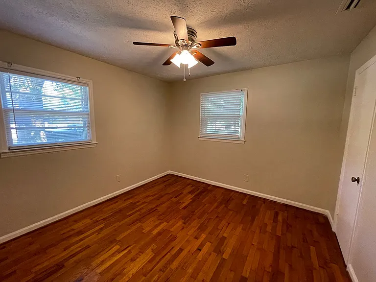 318 Garden Ave SE — Photo 12