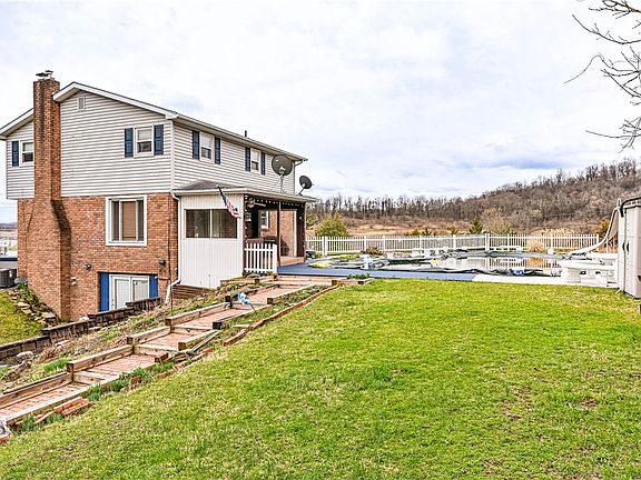 2nd image of 687 Middletown Rd