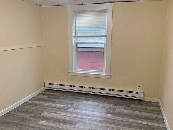 3rd image of 12 Linwood Pl