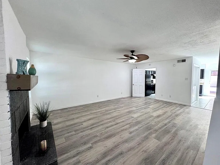 9901 Sharpcrest St #M6 — Photo 5
