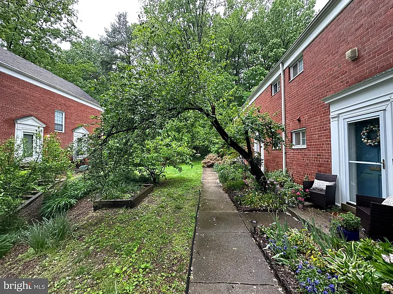 3638 Gunston Rd — Photo 3