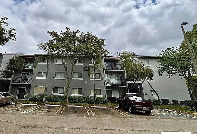 1080 N Benoist Farms Rd #204 — Photo 1