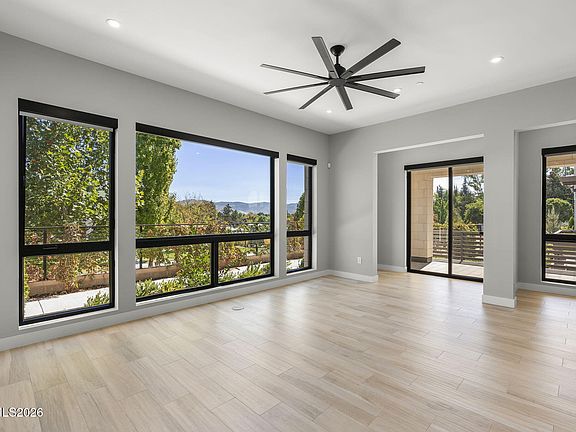 5th image of 76 Caballada St