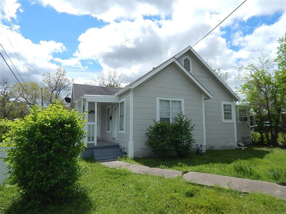1st image of 1702 Gibbons St