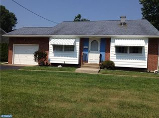 12 Sweetbriar Ln, Bordentown, NJ 08505