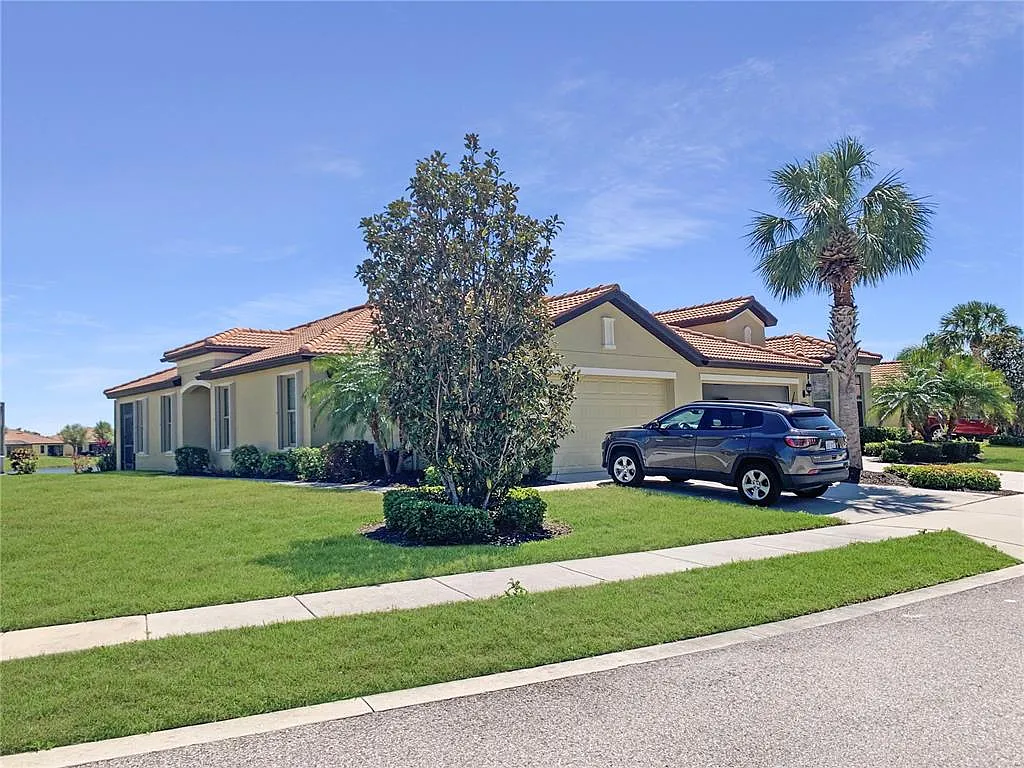 2 bed, 2.0 bath, 1393 sqft, $2,300 — Photo 1