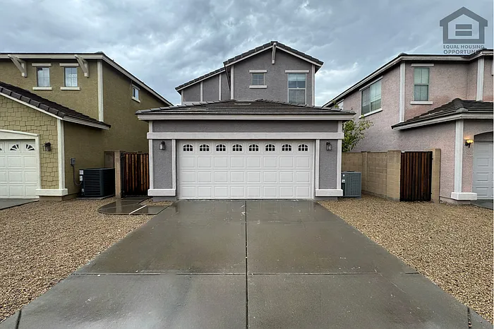 3 bed, 2.5 bath, 1819 sqft, $2,099 — Photo 3