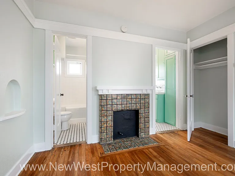 2419 Market St #B — Photo 10