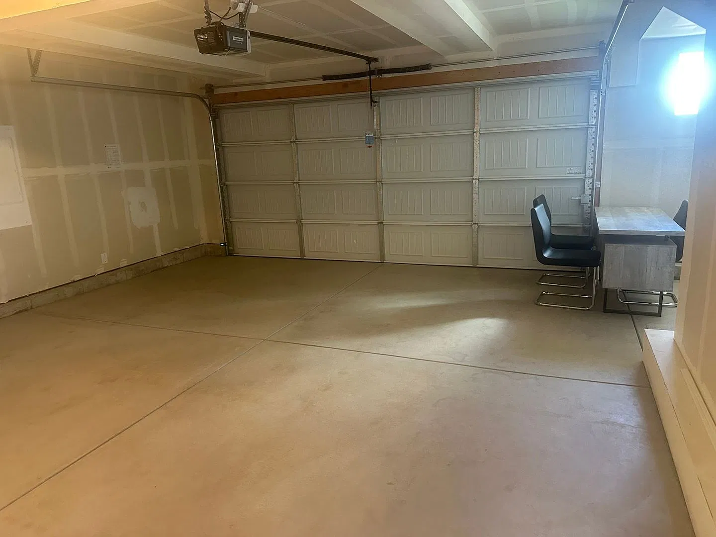 Charming 3BR House in Colorado Springs — Photo 3