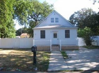 420 45th St 4br 2bth Cape**bank Owned**price Just In**, Copiague, NY 11726