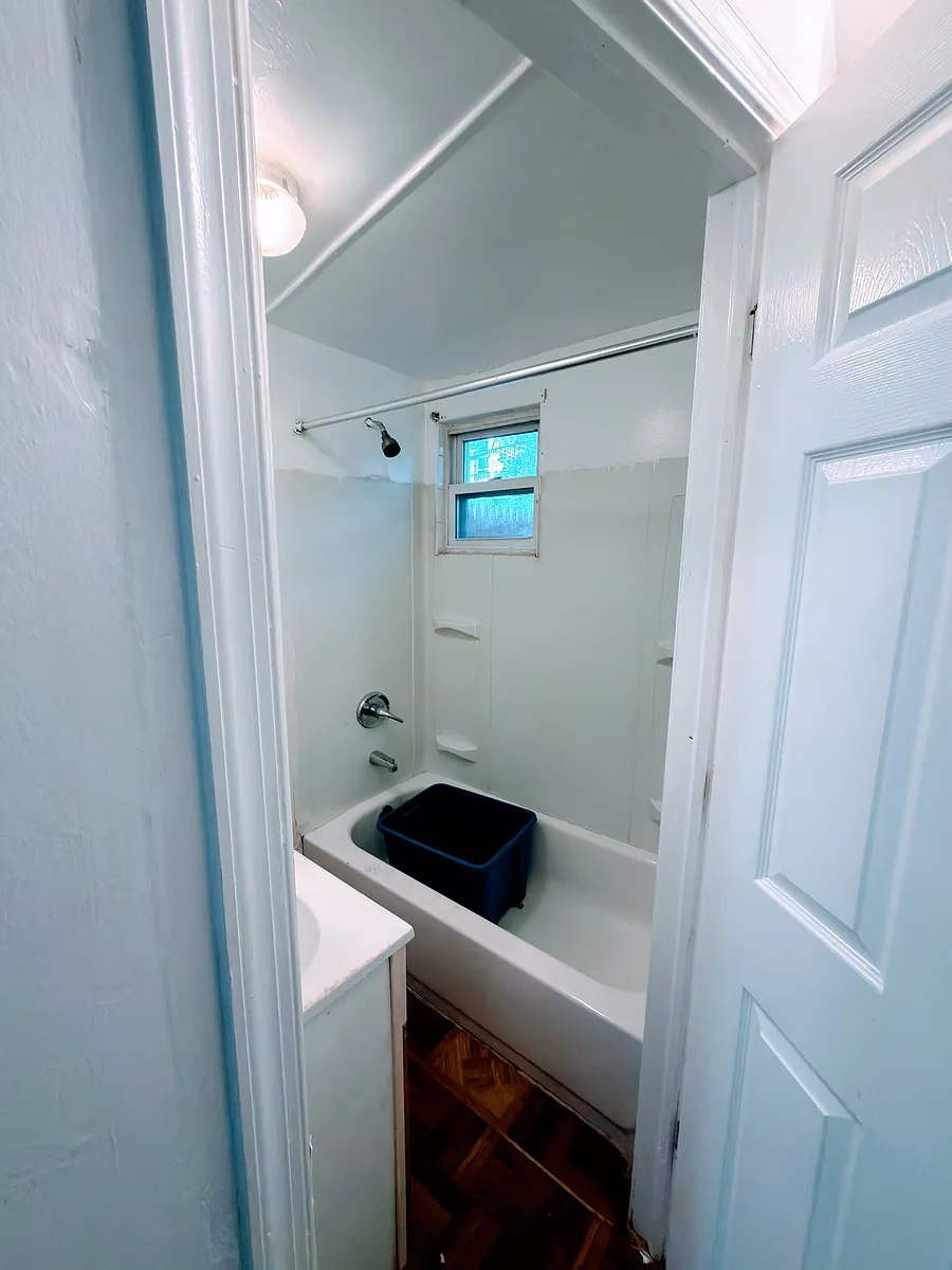 Building Photo - 510 Shearman St #1