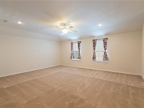 5th image of 504 Keel Ln