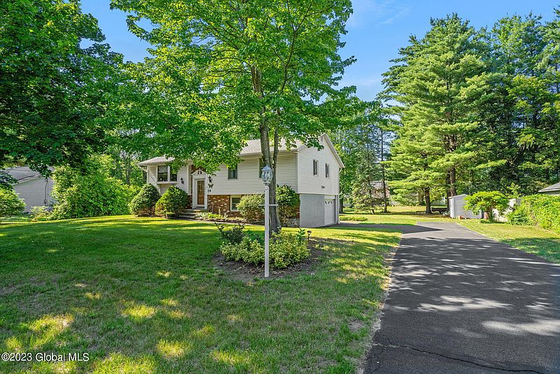 2nd image of 19 Teakwood Drive