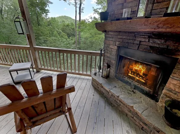 92 White Tail Rdg, Blue Ridge, GA 30513