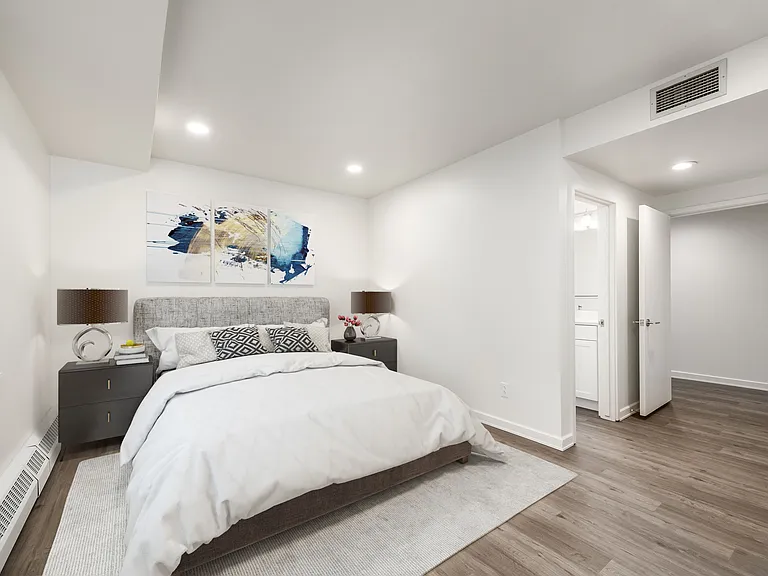 Eagle Gate Apartments — Photo 40