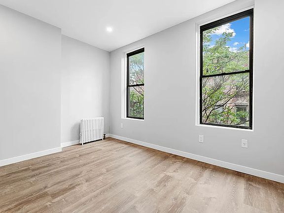 3rd image of 437 W 46th St APT 4RW