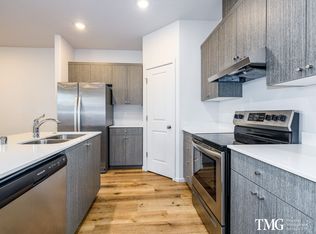 3303 E 36th Ct, Vancouver, WA 98661