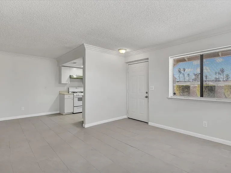 8922 I Ave #3 — Photo 6