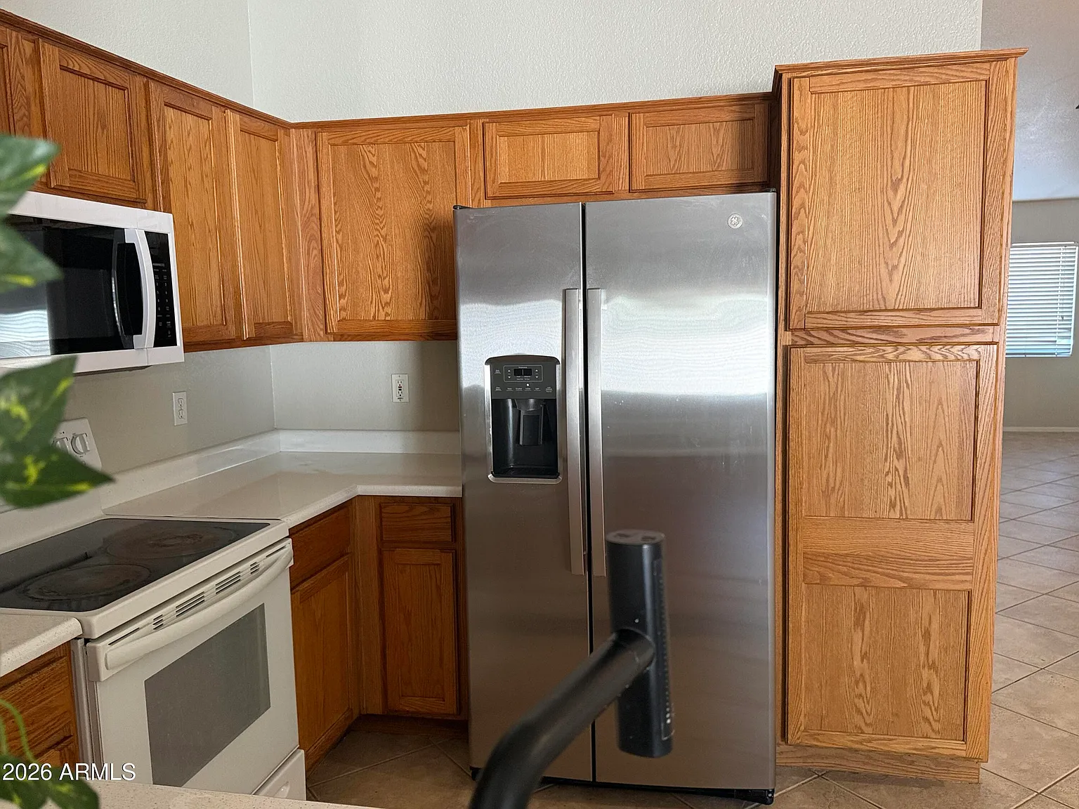 4 bed, 2.0 bath, 1666 sqft, $1,948 — Photo 4