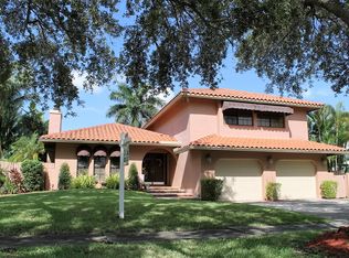 811 Mockingbird Ln, Plantation, FL 33324