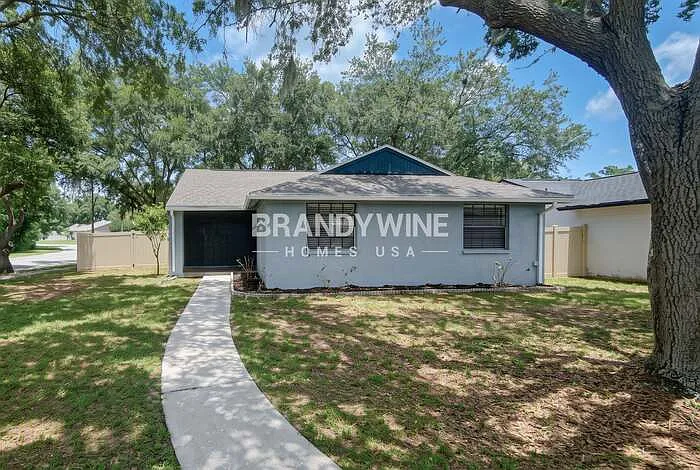 3 bed, 2.0 bath, 1269 sqft, $2,445 — Photo 2