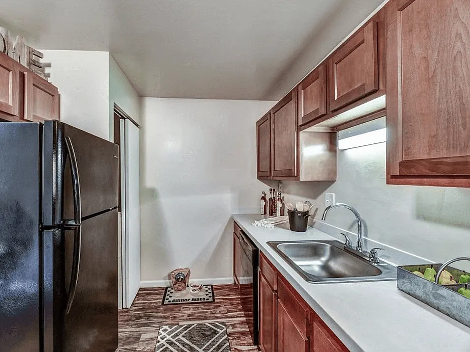 Avalon Place — Photo 3