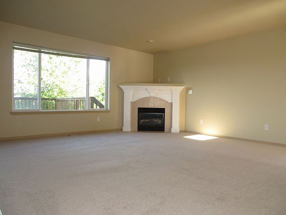 4th image of 14921 68th Ave E