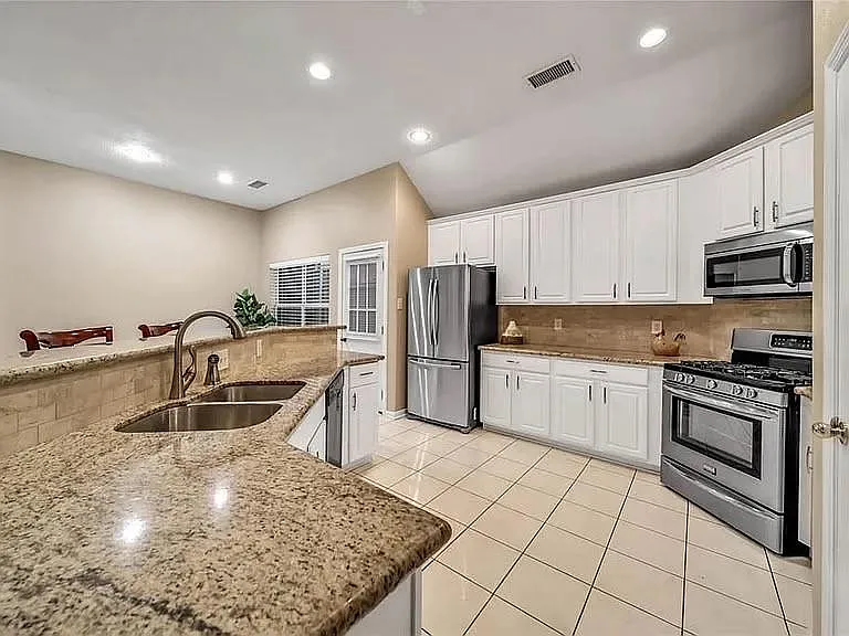 15 Bayou Springs Ct — Photo 11