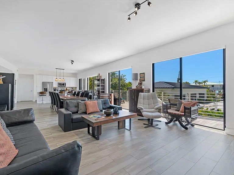 273 W Seaview Dr — Photo 21
