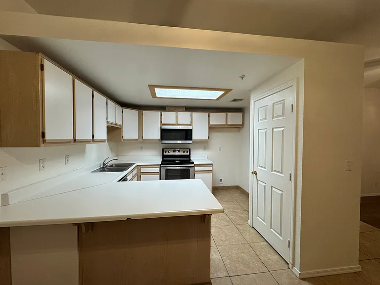 317 Phyllis Dr #2 — Photo 23