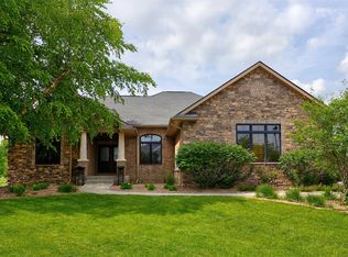 9127 NW 72nd Cir, Johnston, IA 50131